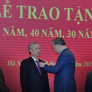 Lấy lòng bô lão, Tô Lâm đang đi nước cờ “quan túy”?